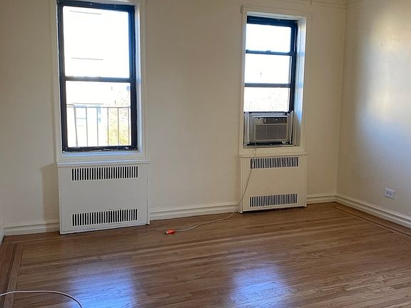 3rd image of 4301 46th St APT 4J