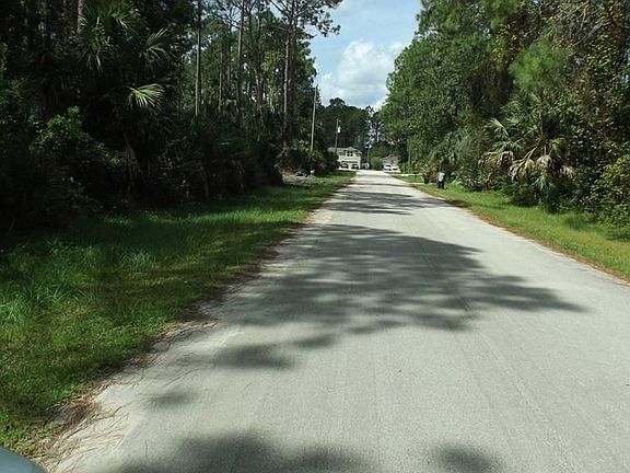 3rd image of 12 Poindexter Ln