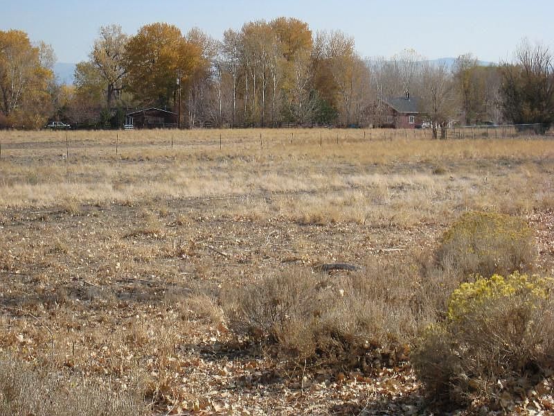 1st image of 1045 Country Ln