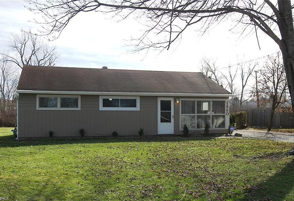 1st image of 1860 Edgewood Dr