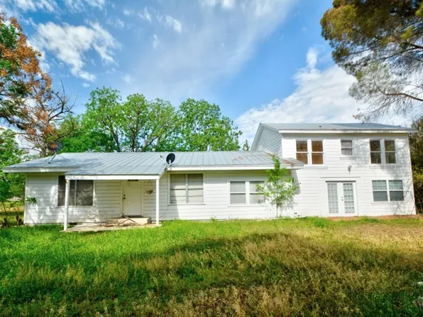 116 China St, Center Point, TX 78010