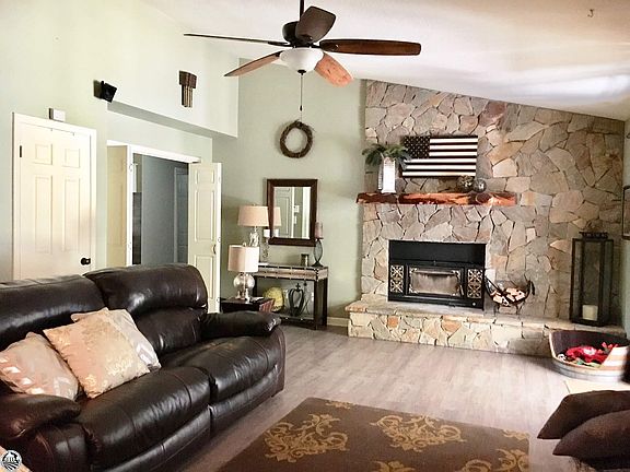 2nd image of 18337 Avenida Bonita N