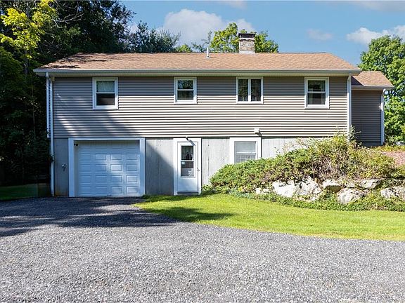 5th image of 24B Burgess Rd