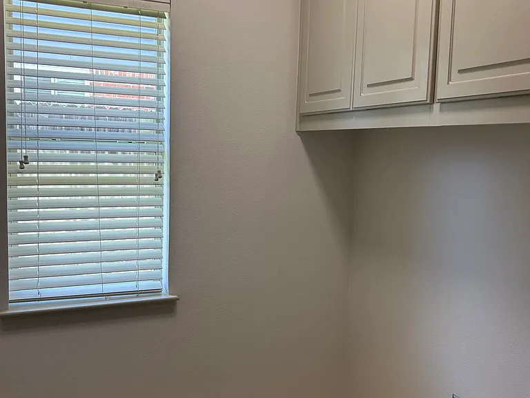 2403 Crystal Dr — Photo 22