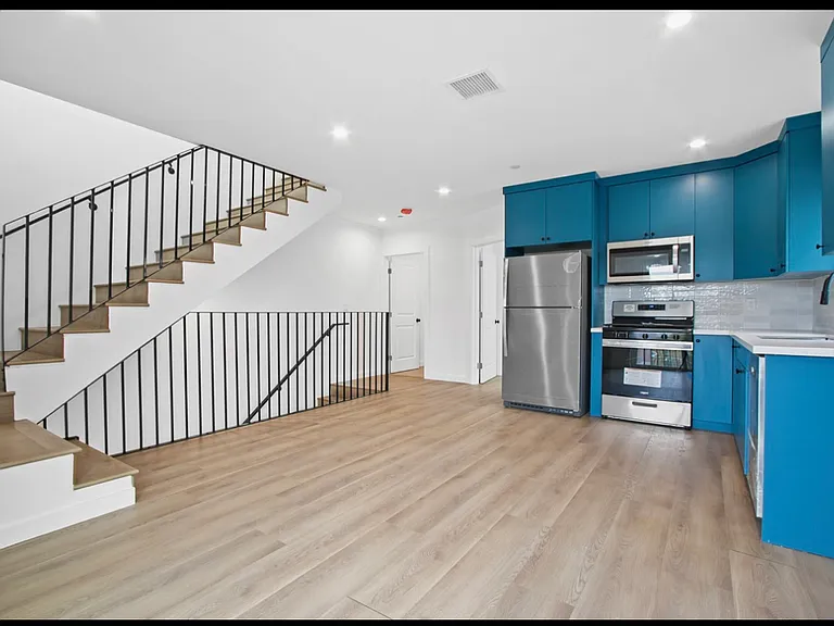 7634 Morella Ave #2 — Photo 2