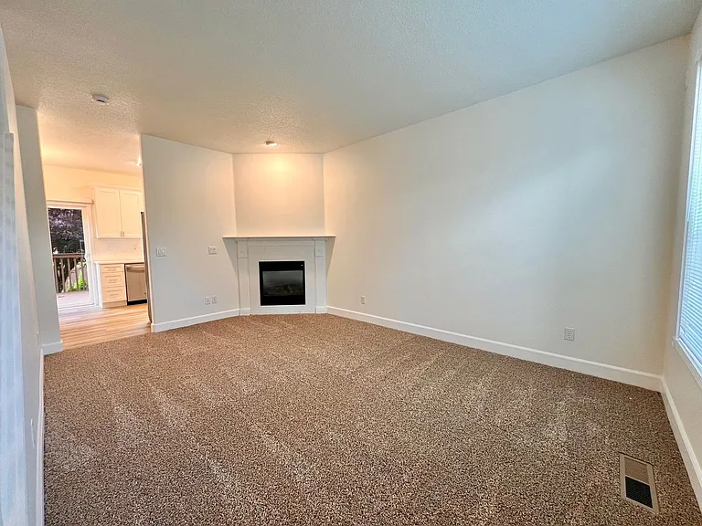 16775 NE Halsey St — Photo 9