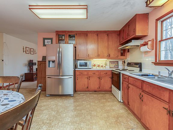 3rd image of 80 S Bow Road