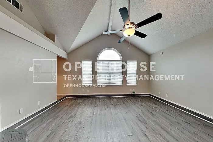 7864 Maiden Ln — Photo 5