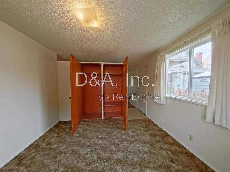 427 SW 9th St — Photo 5