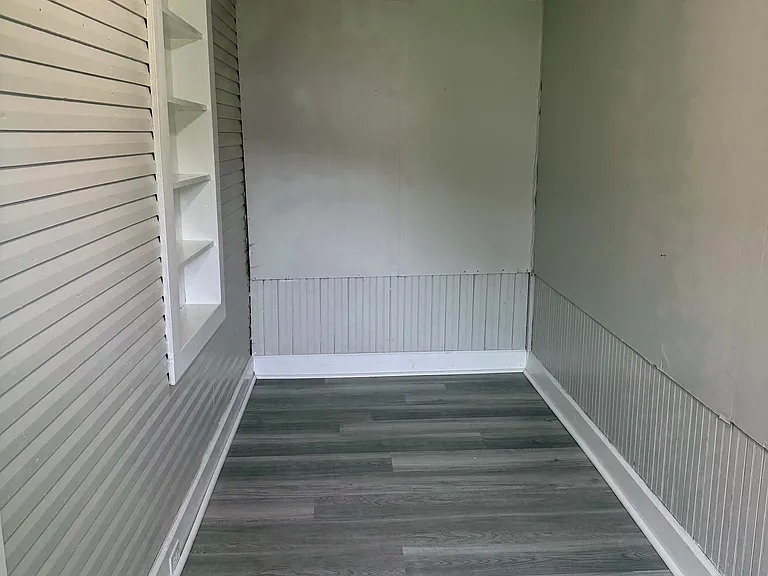 211 Line Ave — Photo 10