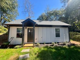 1114 Oakland Dr SW, Atlanta, GA