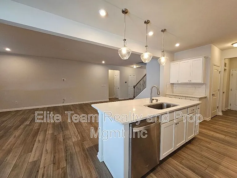3108 Cheyney Park Dr — Photo 8