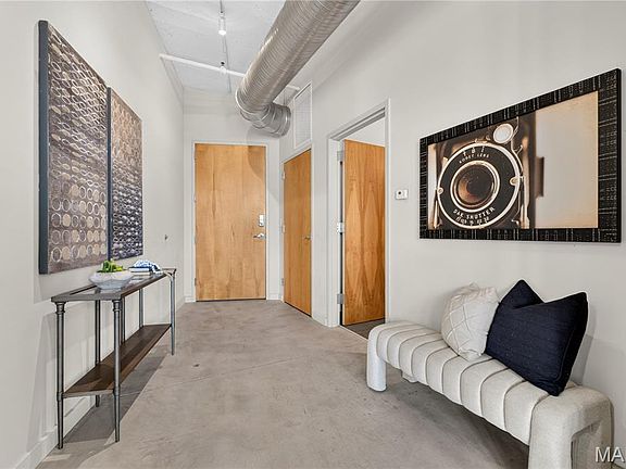 3rd image of 1627 Locust St APT 705