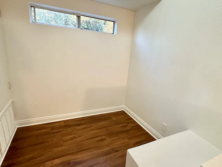 6620 Hazeltine Ave #110 — Photo 8