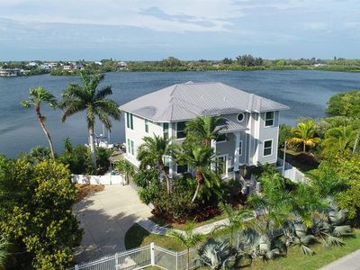 1397 Bayshore Dr, Terra Ceia, FL, 34250