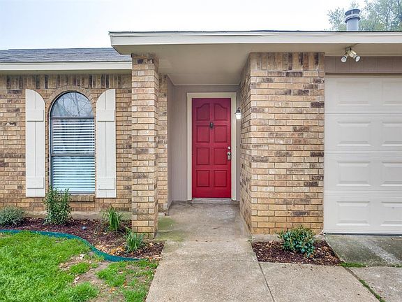 3rd image of 3721 Bridalwreath Dr