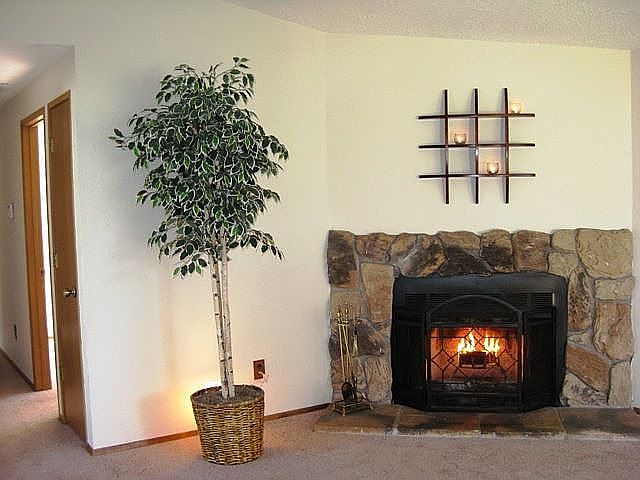 2nd image of 9803 N Syracuse St
