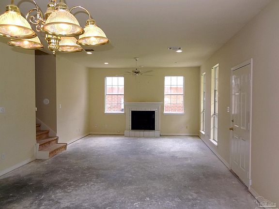 3rd image of 1141 E Blount St