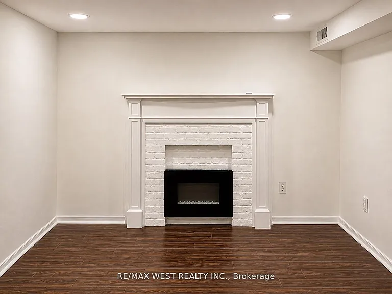 84 Mackenzie Cres #BASEMENT — Photo 3