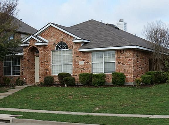 2nd image of 3700 Gardenia Ln