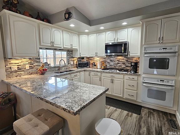 5th image of 864 Glen Meadow Dr