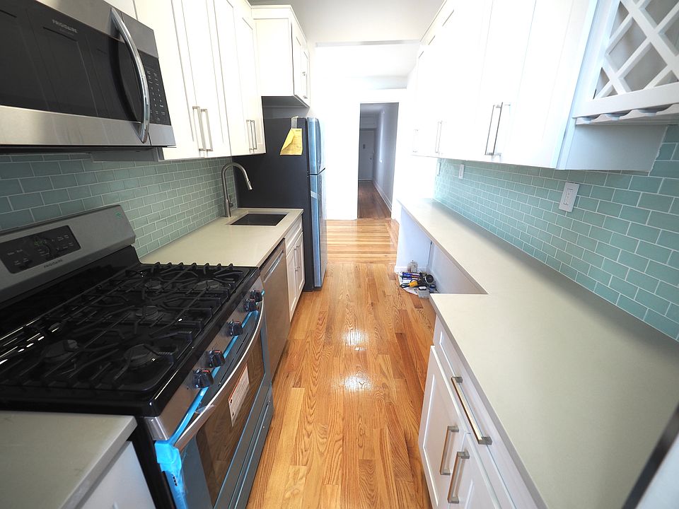 1st image of 3112 42nd St APT 15