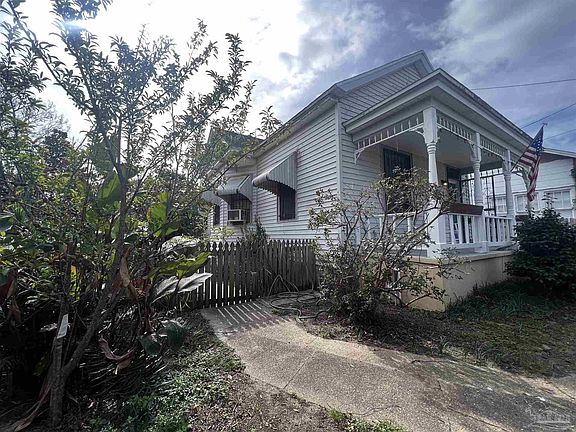2nd image of 211 W Belmont St