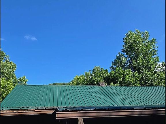 4th image of 4833 Stinking Creek Rd