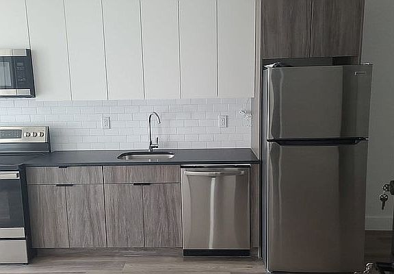 3rd image of 828 Flatbush Ave #1