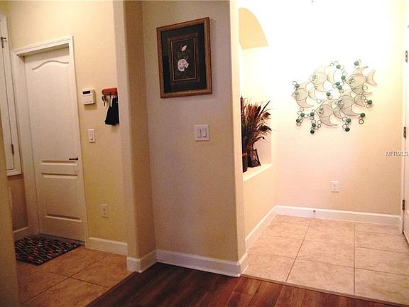 3rd image of 1233 Priory Cir