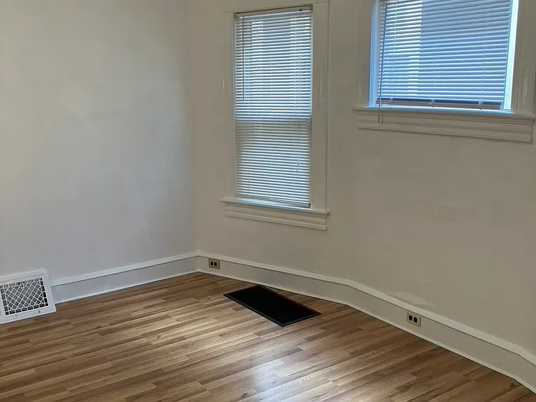 807 Grandview St — Photo 22