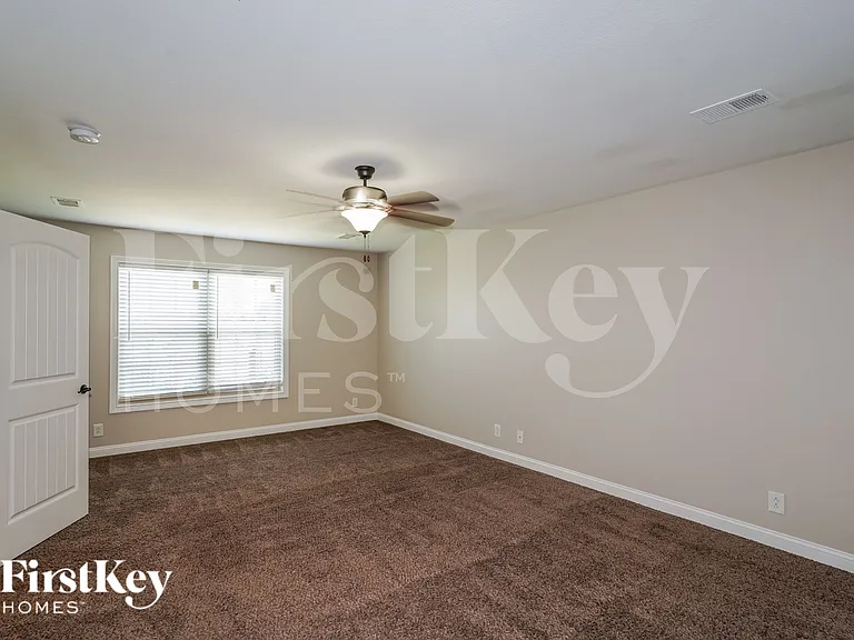 2060 Jackie Lorraine Dr — Photo 3