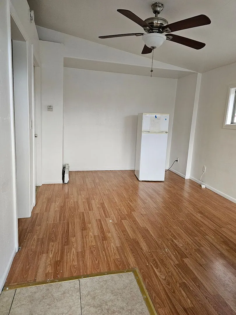 Studio, 1.0 bath, $775 — Photo 3