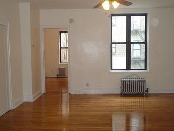 3rd image of 525 West