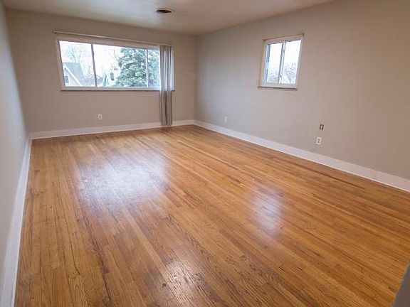 5th image of 7513 Marlborough Ave