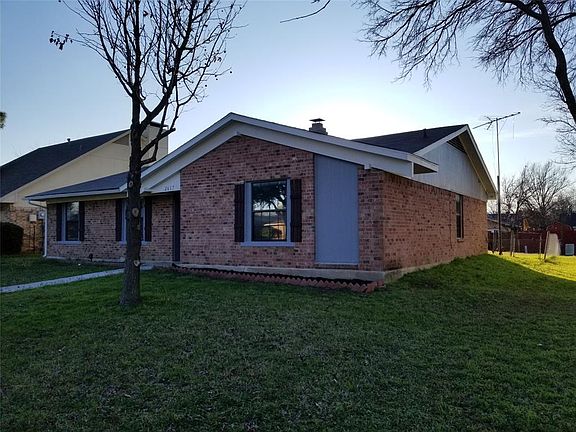 3rd image of 2617 Sam Houston Dr