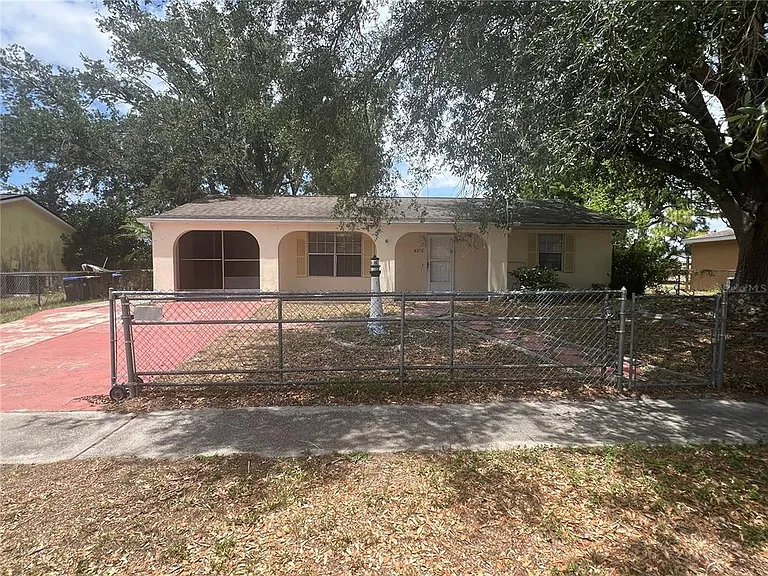 8250 Lombra Ave — Photo 1