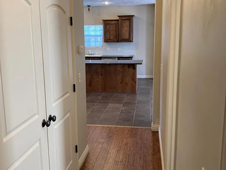 2652 E Delmar St — Photo 10