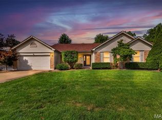 171 Hunters Pointe Dr, Saint Charles, MO 63304
