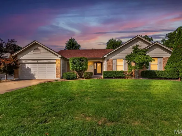 171 Hunters Pointe Dr, Saint Charles, MO 63304