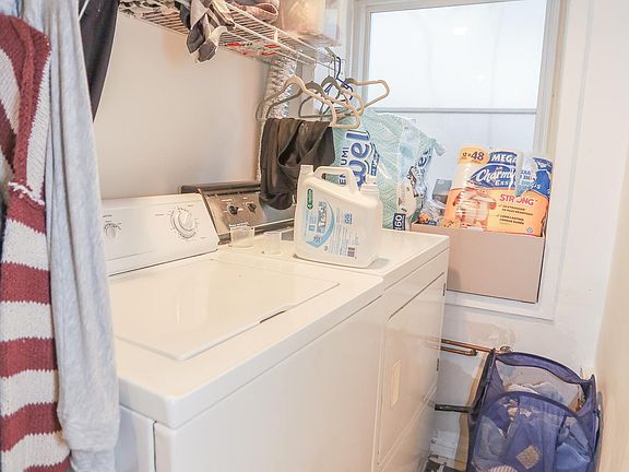 2nd image of 1110 W Newport Ave #1118