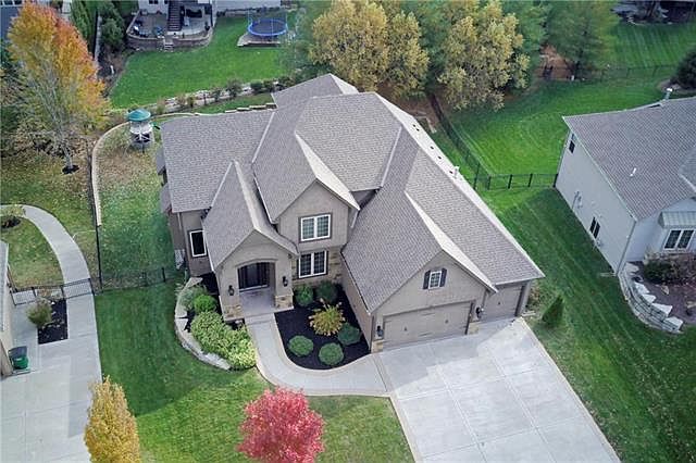 1st image of 1705 NE Woodland Shores Ct
