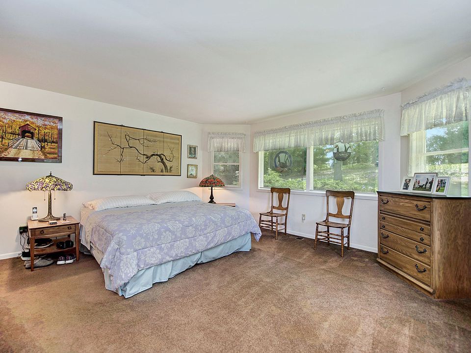 2nd image of 4611 Brophy Rd