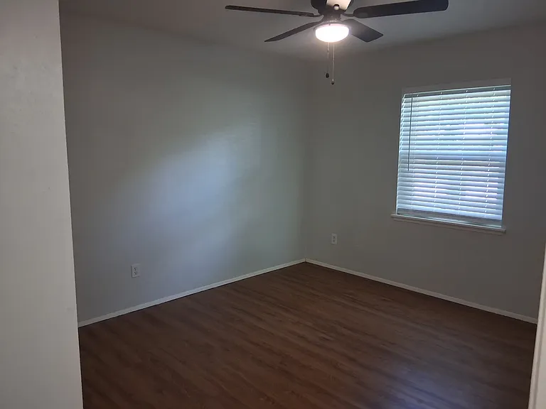 563 Cumberland Dr — Photo 13