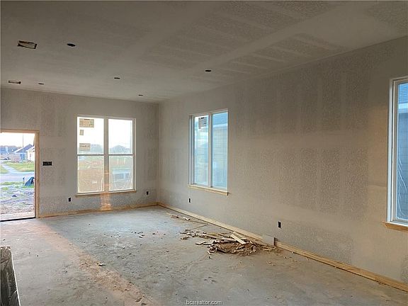 3rd image of 3153 Brady Ct