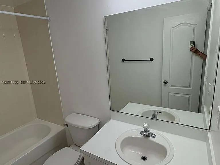 1300 NE 109th St #404 — Photo 9