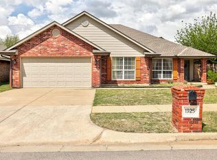 1925 NW 174th St, Edmond, OK 73012