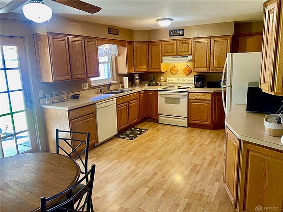 5th image of 3425 Stocker Dr