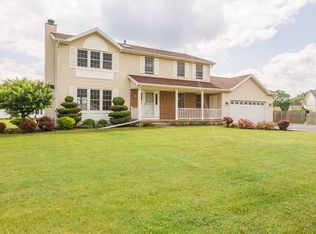 343 Crystal Creek Dr, Rochester, NY 14612