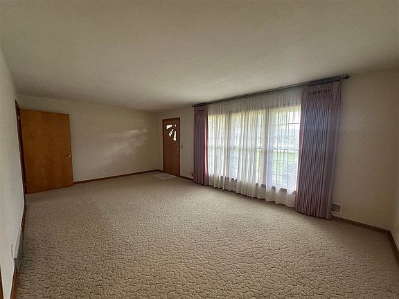 2nd image of 2310 Grandview Ct